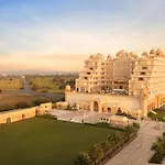 Your Jaipur Spa Hotel Circuit: 8 Stays Mapped by Distance