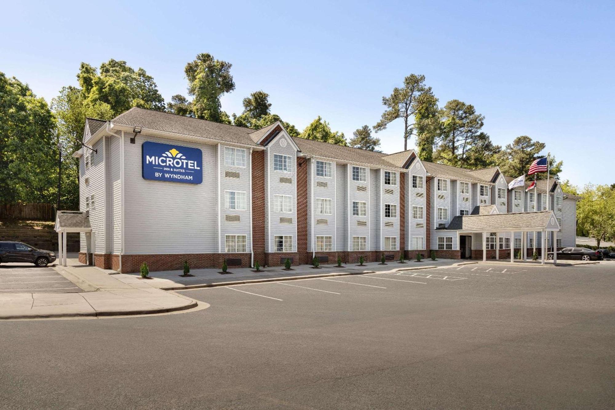 4 Smart Business Hotels Near Wake Medical Center Raleigh