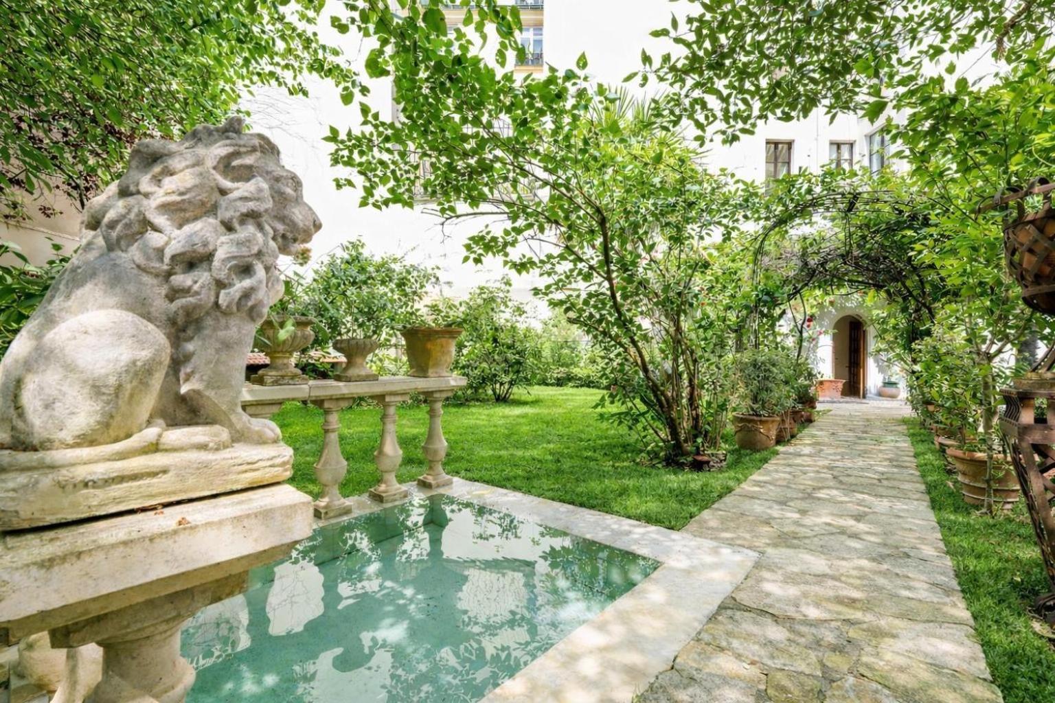Where to Stay in 6th Arr.: 1 Best Romantic Hotel in Paris