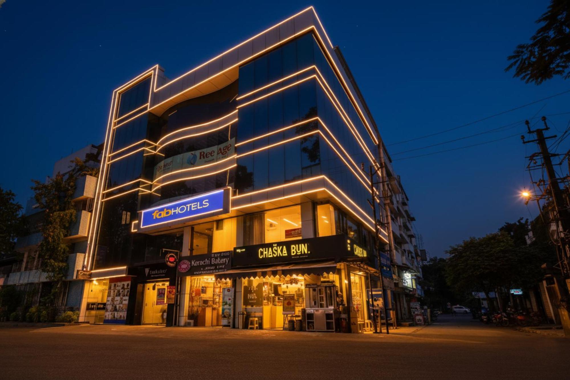 10 Smart FabHotels Near Ragigudda Anjaneya Temple Worth Booking