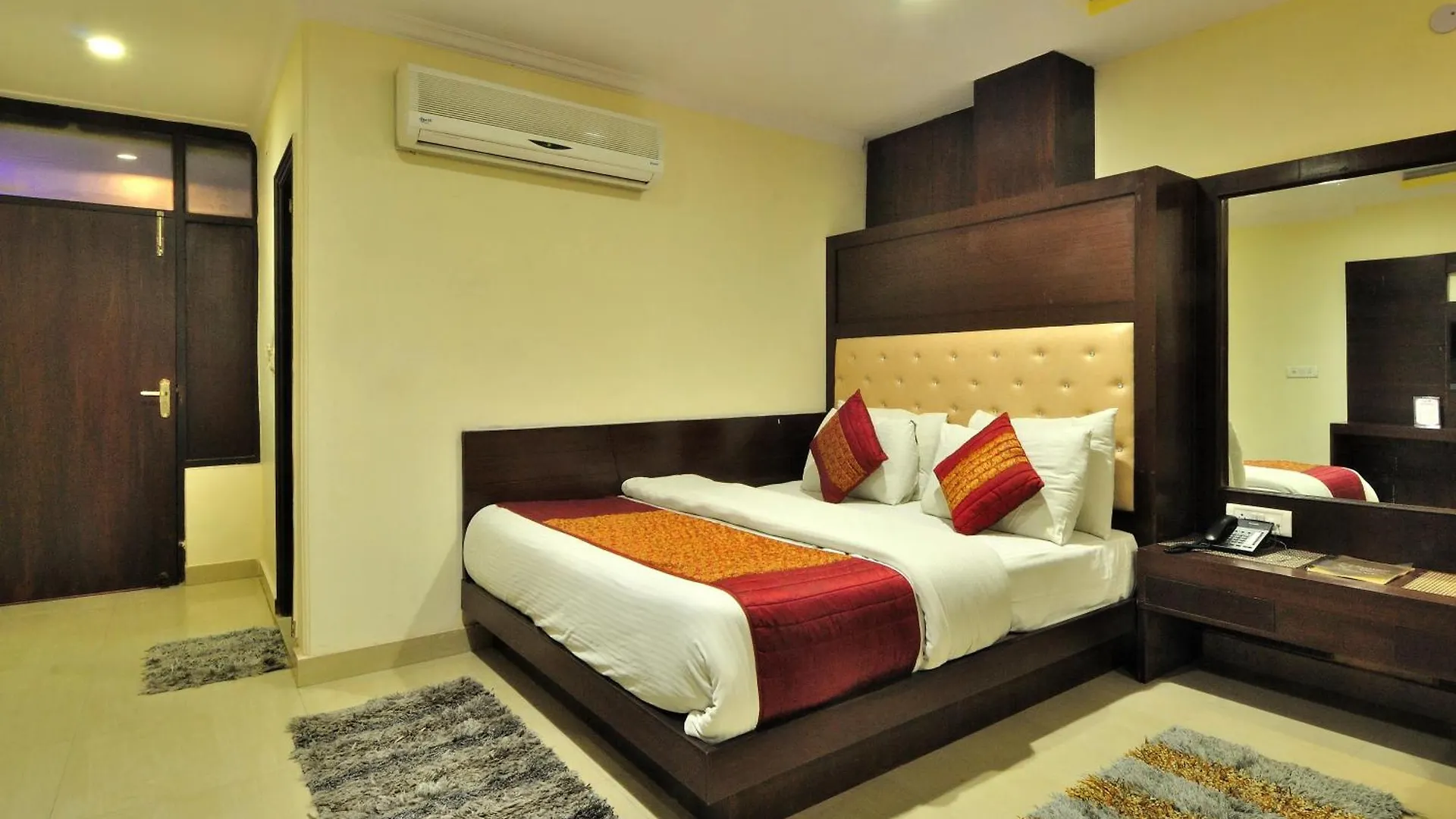 Staying In Central Delhi: 14 Family Hotels Compared