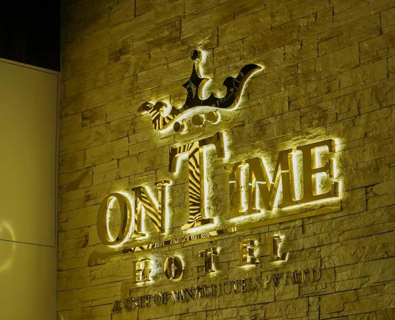 Staying in Bangalore Shopping Area: 12 Business Hotels Compared