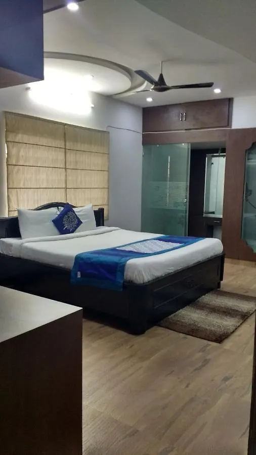 Where to Stay Near Cyber Conventions: 14 Family Hotels Ranked