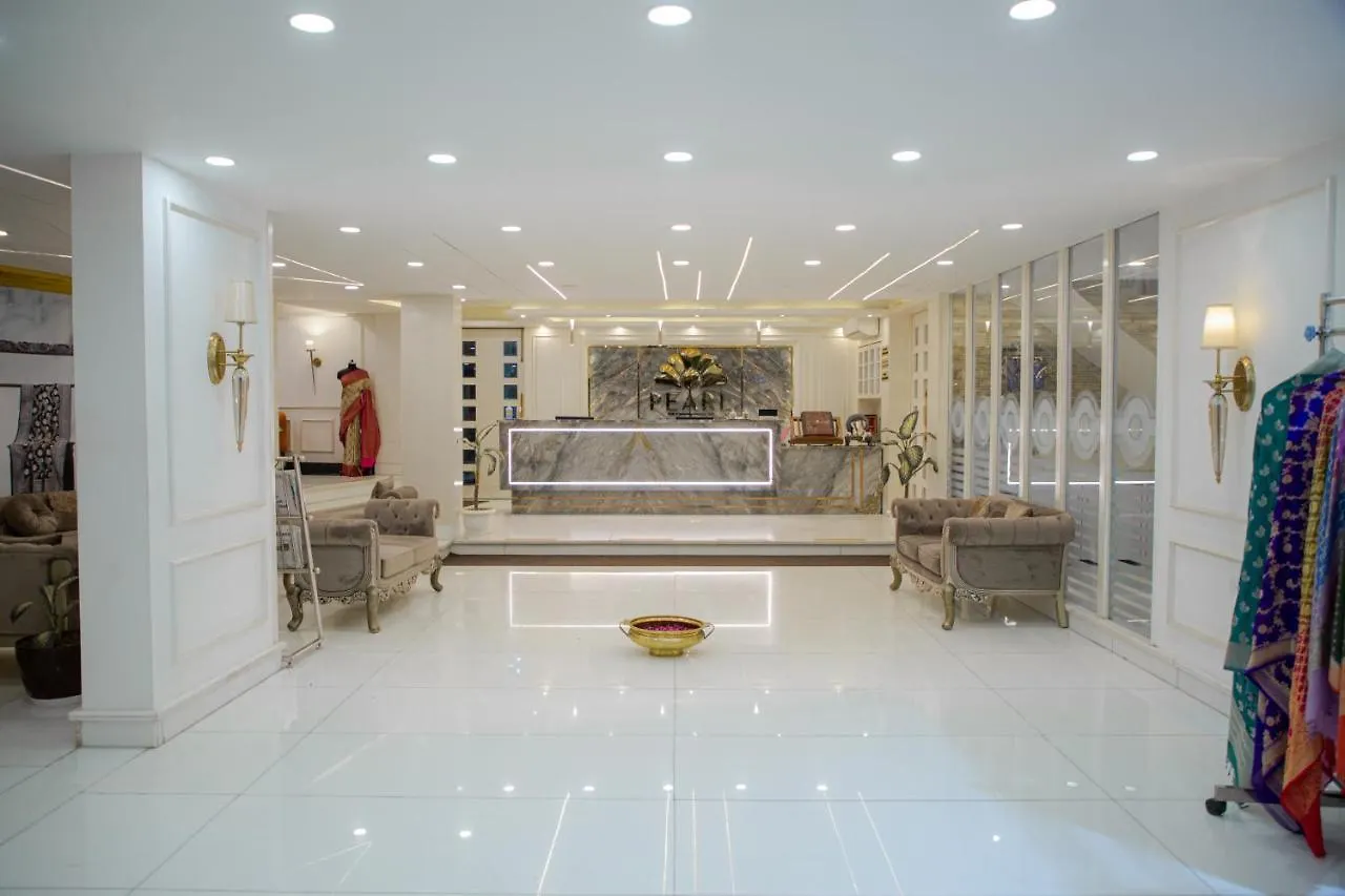 6 Top-Rated 4-Star Hotels Close to Manikarnika Ghat