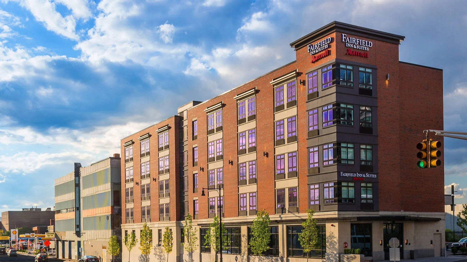 Where to Stay Near New England Aquarium: 4 Business Hotels