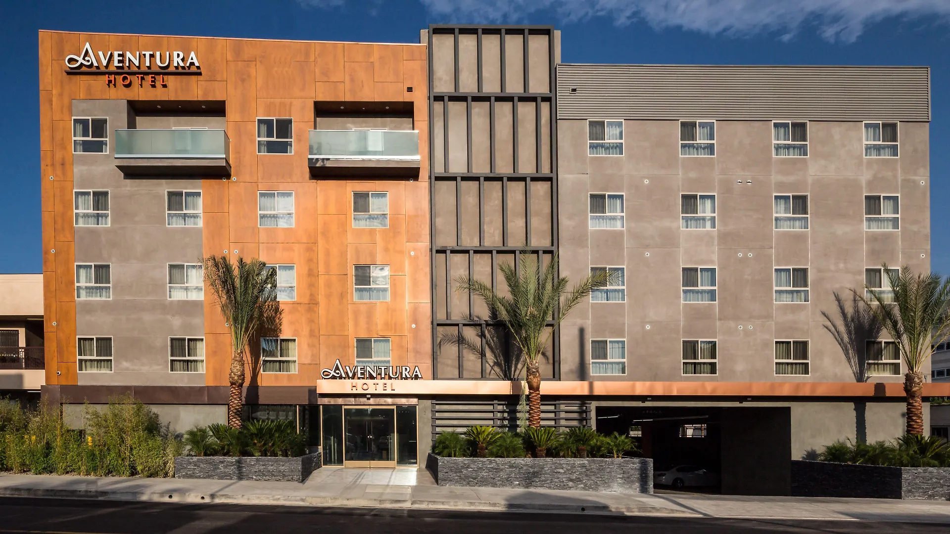 6 Business Hotels Near The Grove Worth Booking in LA