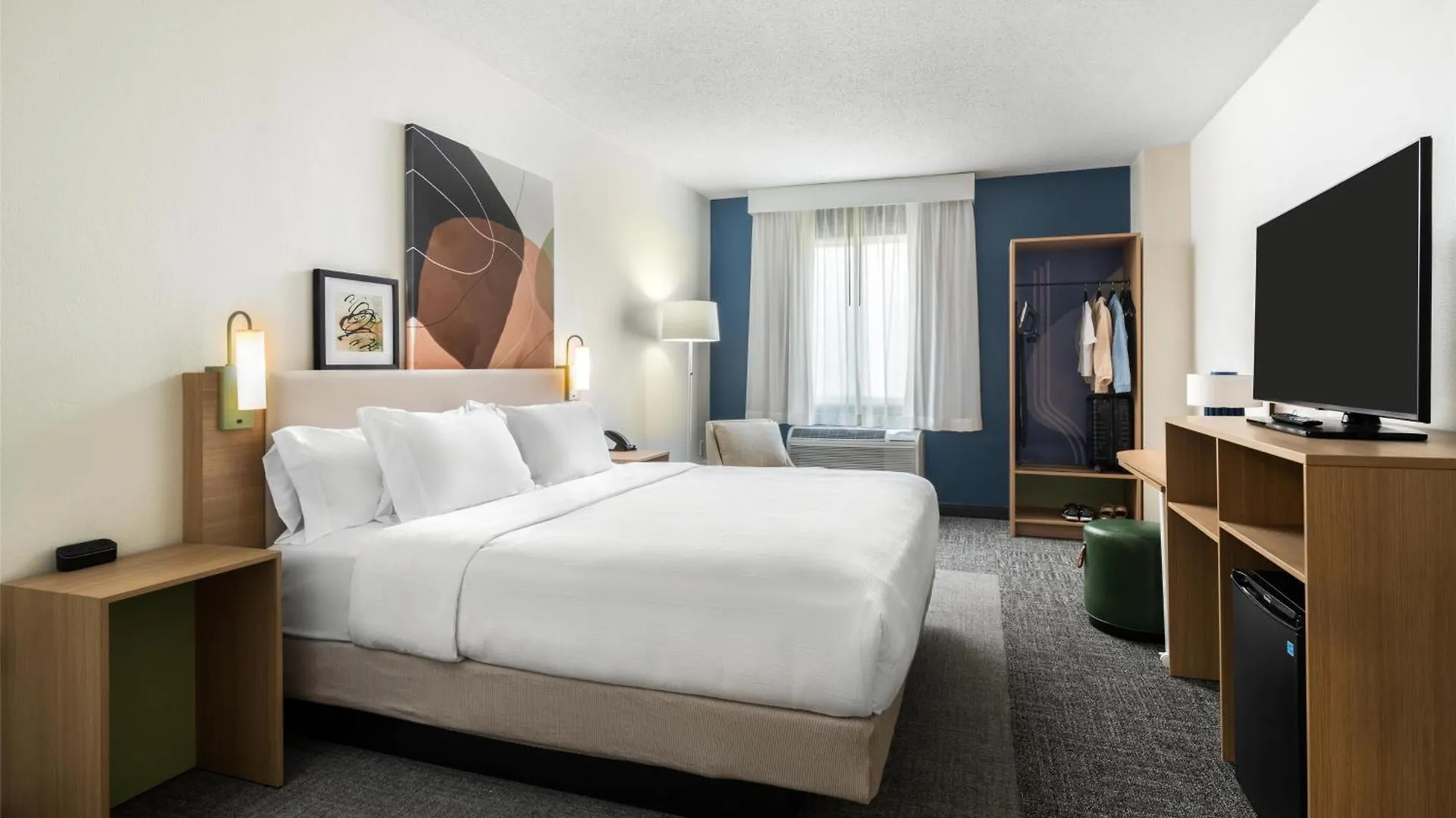 15 Airport Hotels Near Arizona Military Museum Worth Booking