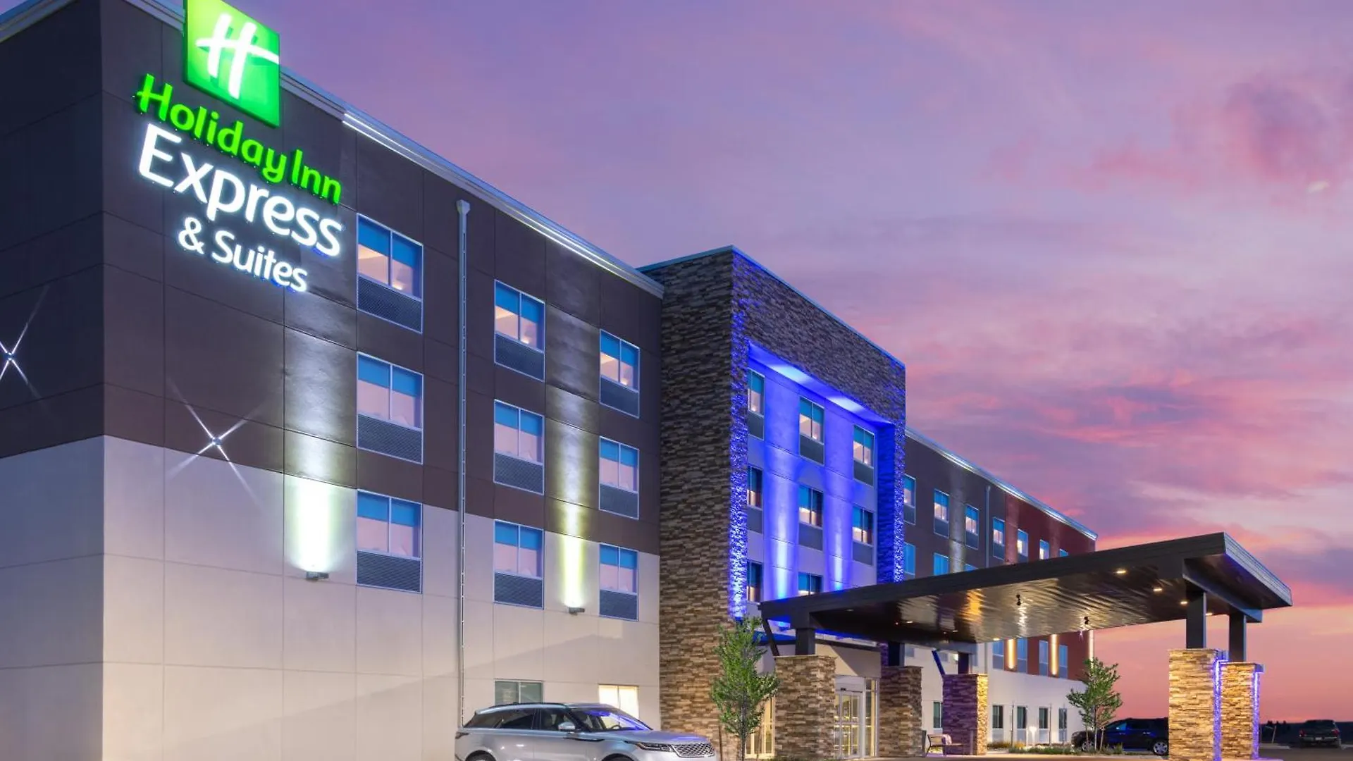 11 Smart Business Hotels Near Olympic Training Center Worth Booking