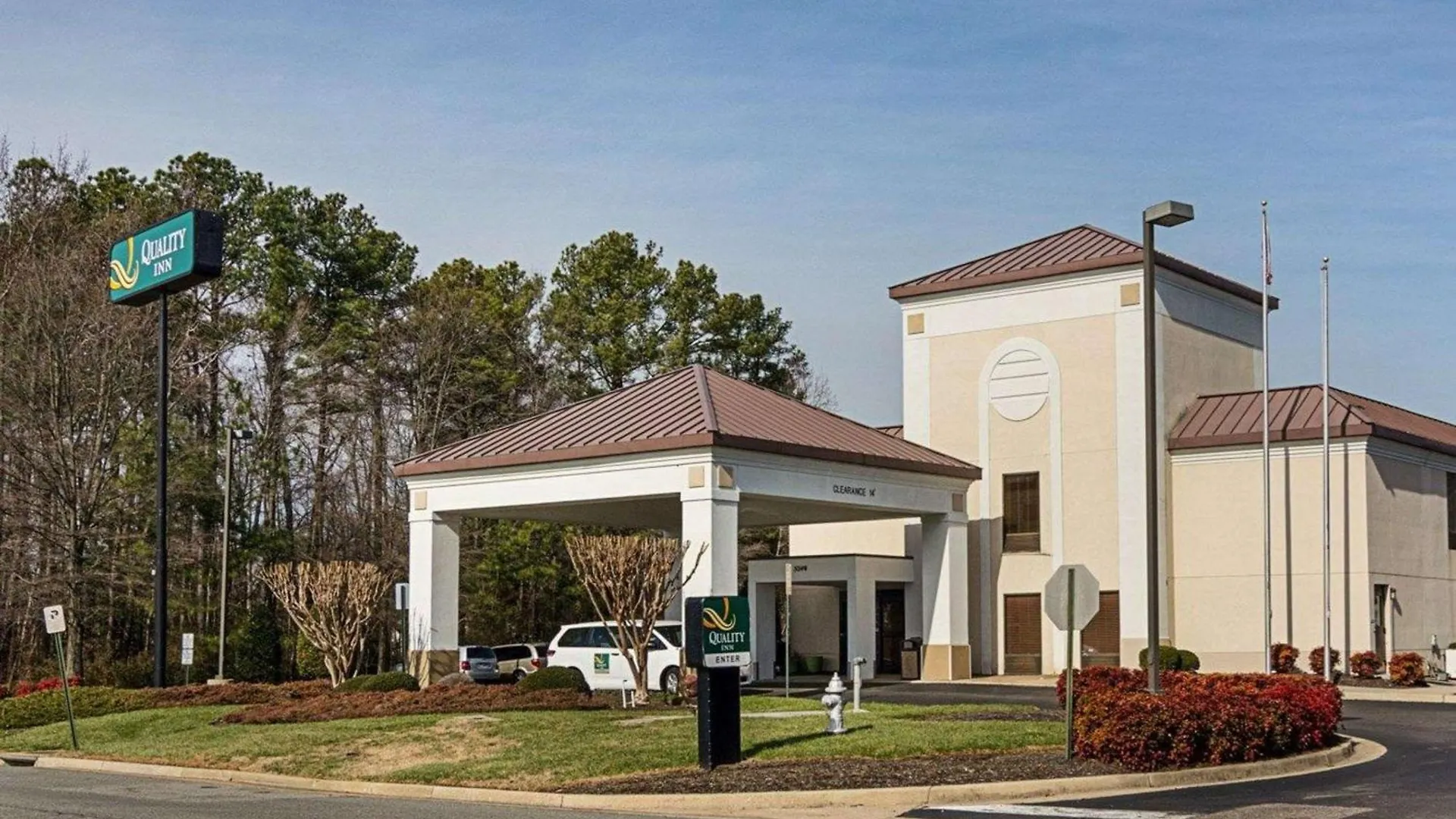 Staying Near Virginia Aviation Museum: 6 Business Hotels Compared