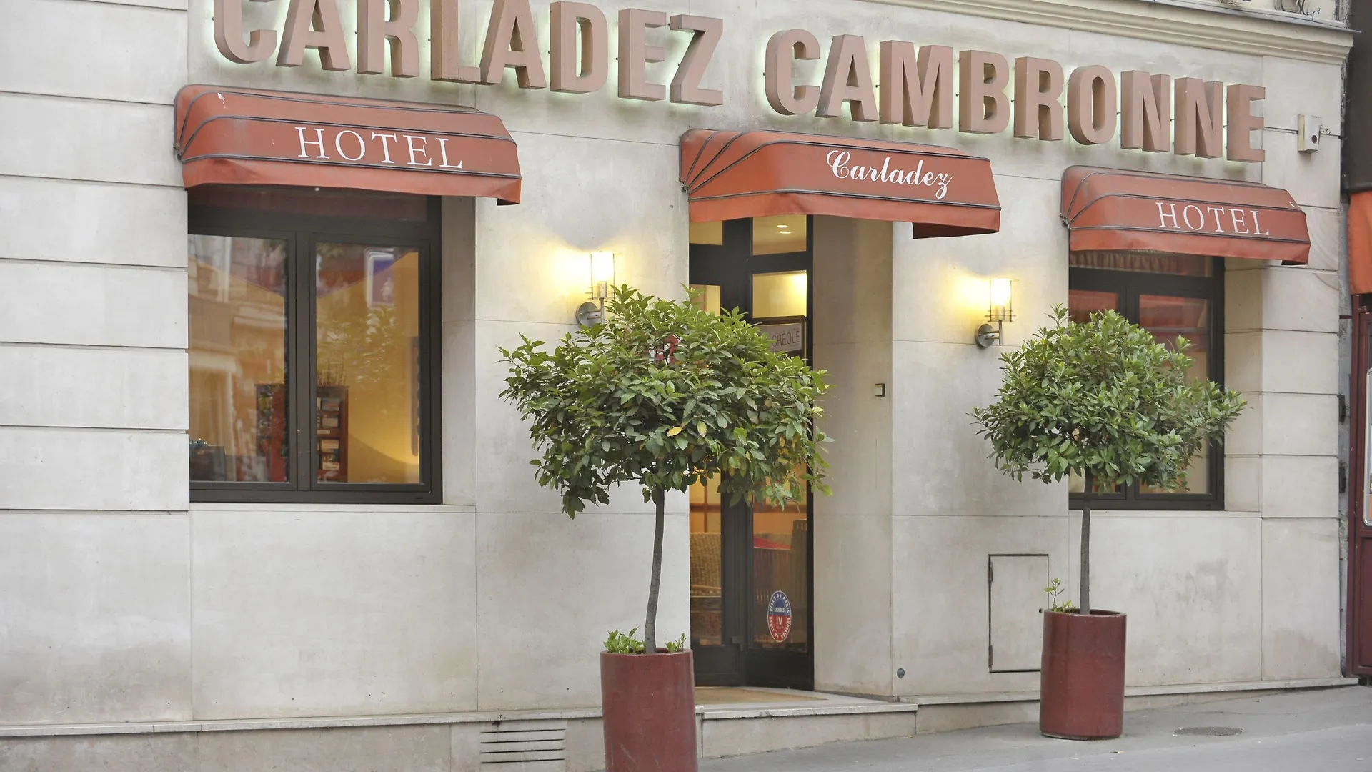 Staying In the 15th Arr.: 4 Themed Hotels Compared