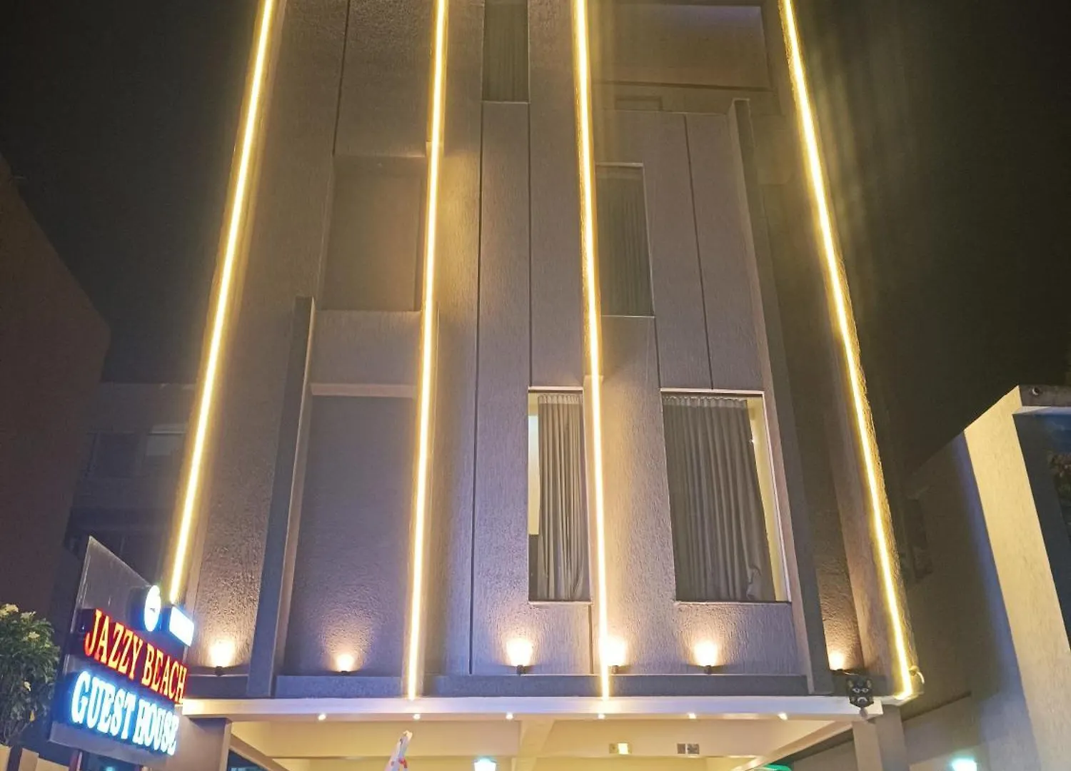 5 Top-Rated 3-Star Hotels Close to Ramkrishna Beach