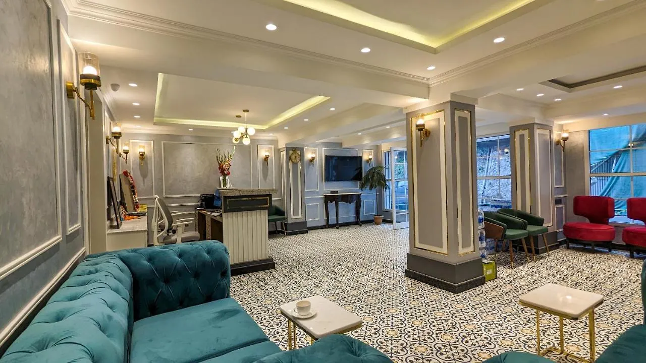 4 Hotels Near Japanese Peace Pagoda That Stand Out