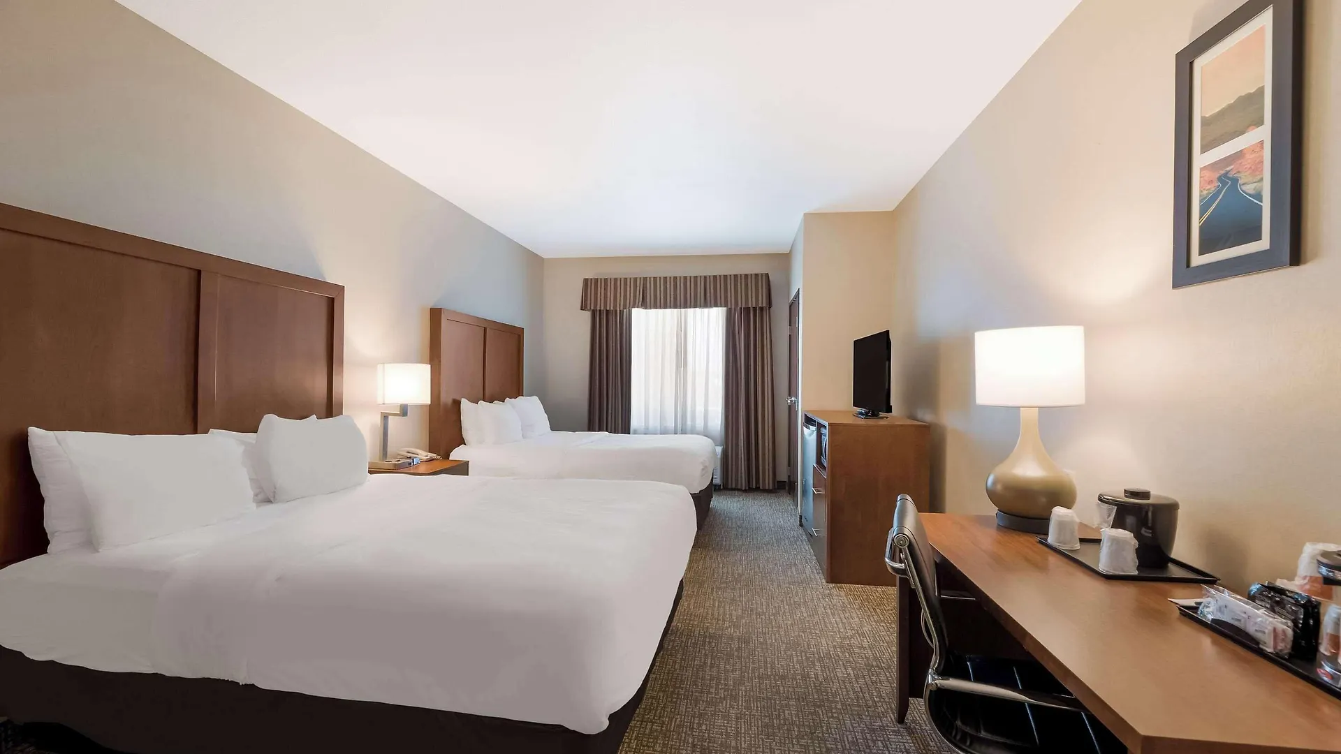Where to Stay Near Las Vegas Natural History Museum: 4 Budget Hotels