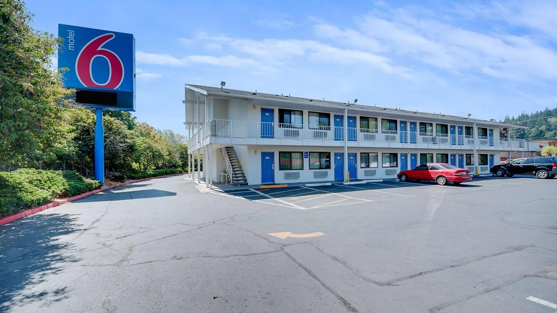 Where to Stay Near Whatcom Children's Museum: 8 Airport Hotels