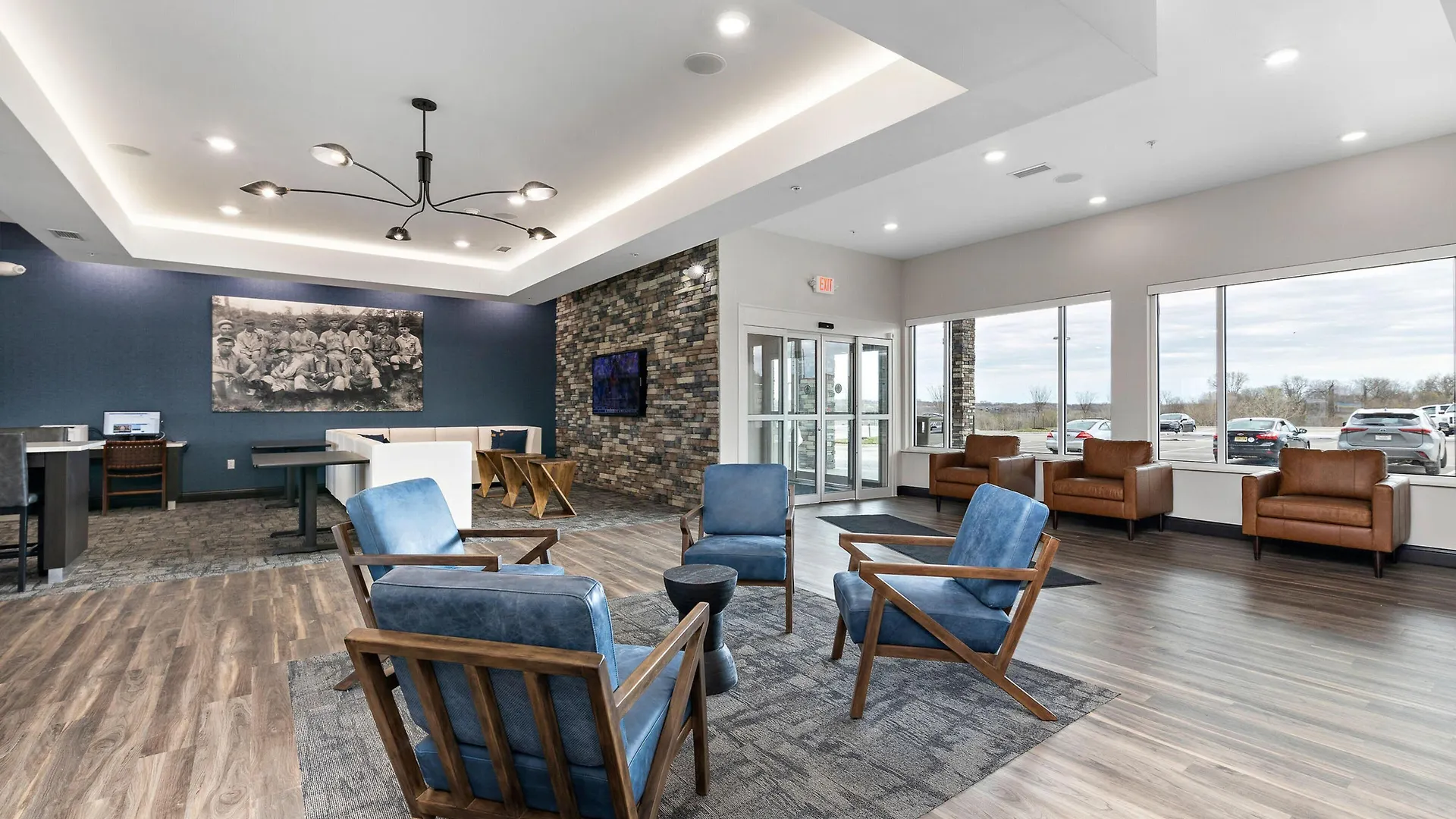 4 Budget Hotels Near Park Hill Education Ctr for Smart Stays