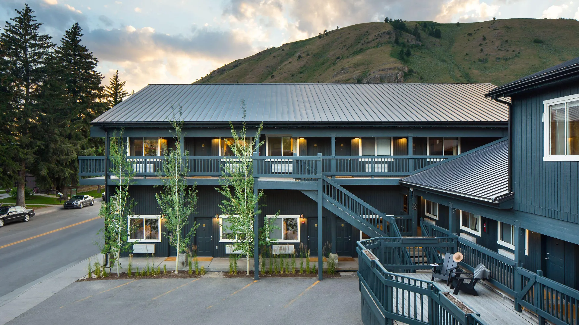 4 Central Hotels Near Our Lady of the Mountains Church for Easy Access