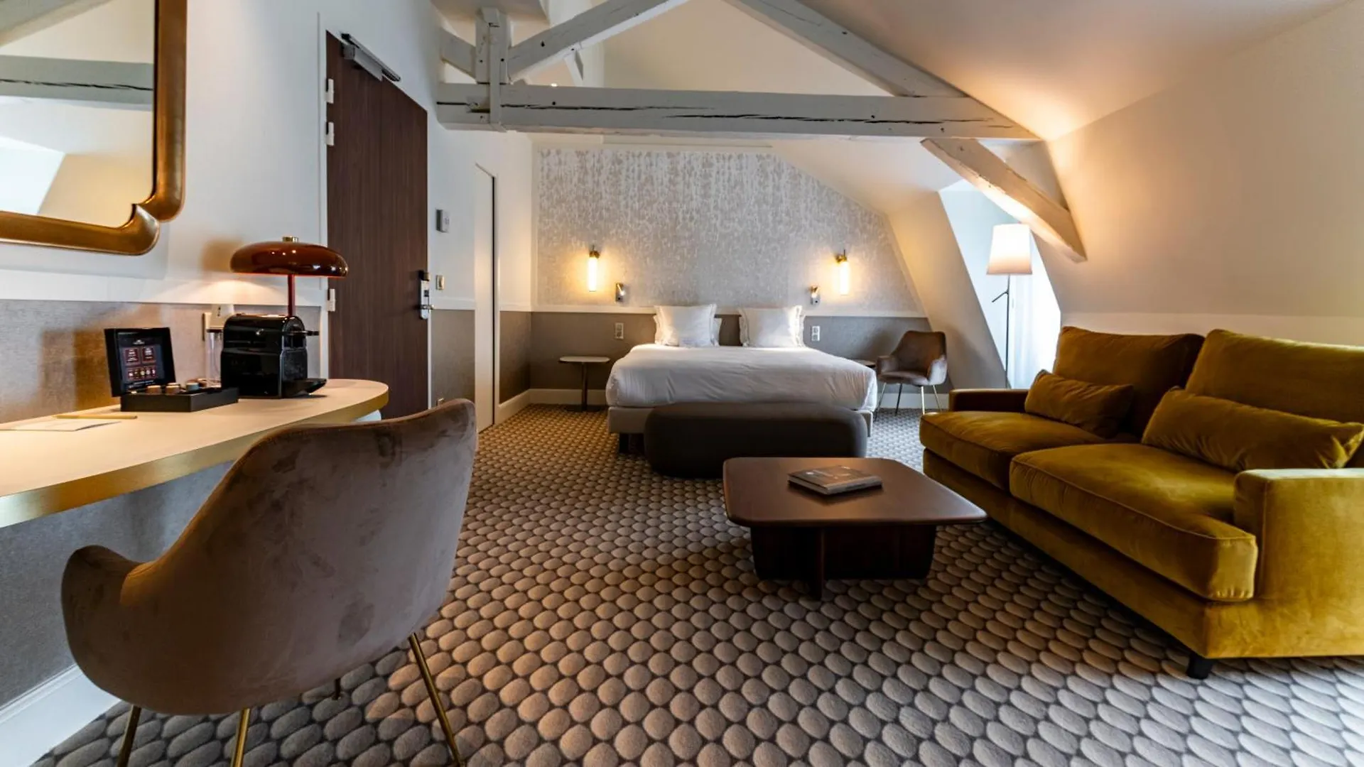 Staying In Reims City Centre: 5 Hotels Compared
