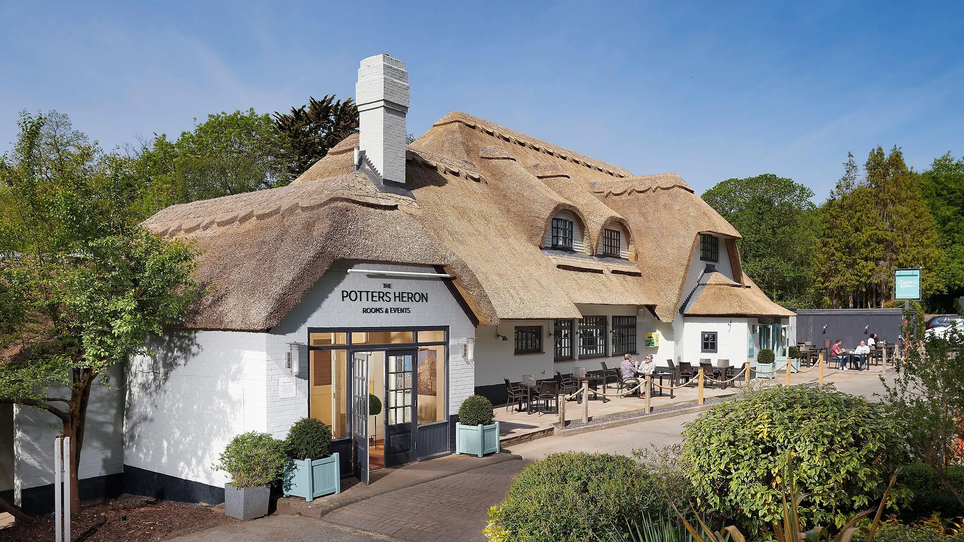 4 Family Hotels Near Romsey Golf Club Worth Booking