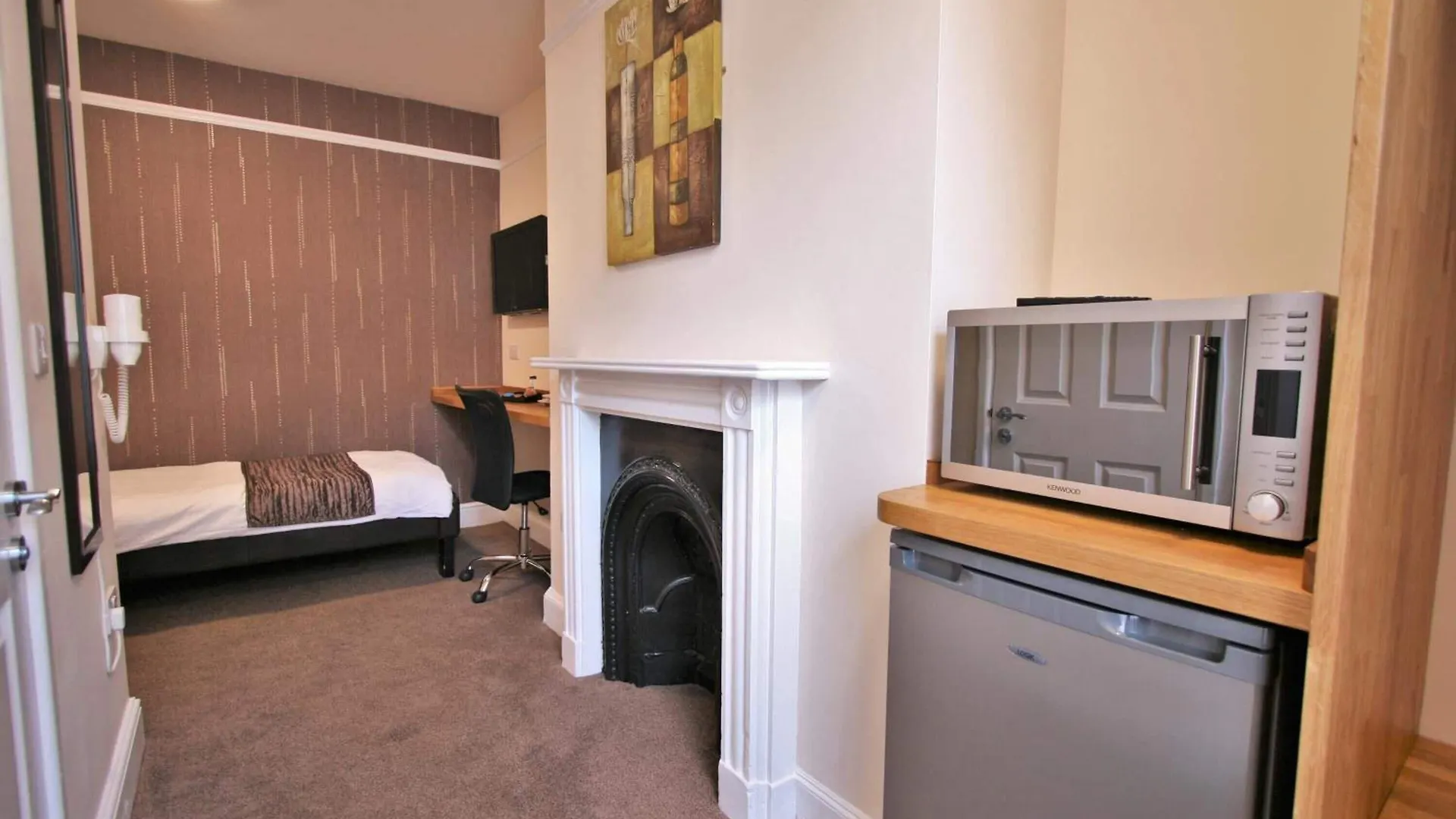 4 Smart Central Hotels Near Crickley Hill Worth Booking