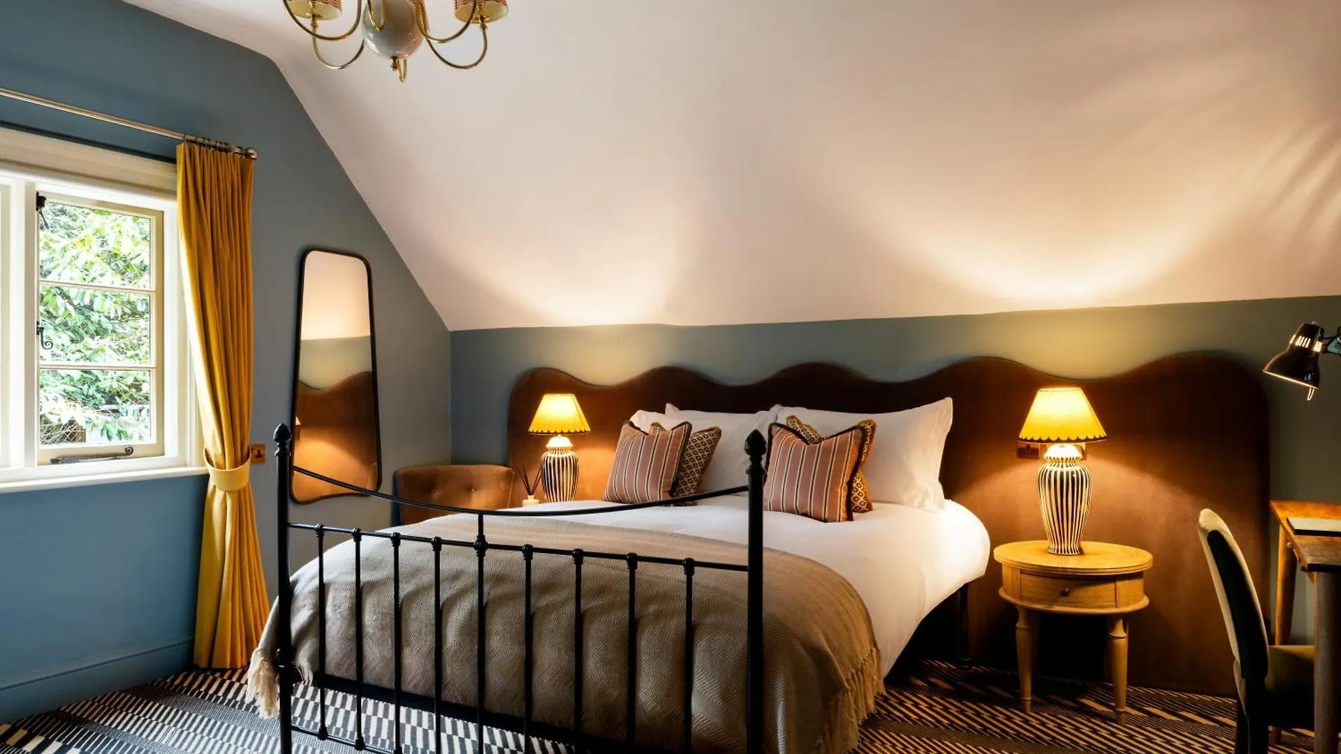 Where to Stay Near Madejski Stadium: 4 Romantic Hotels