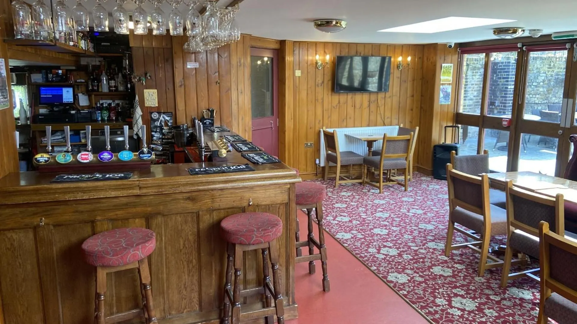 4 Cheap Hotels Close to E Cole, Dartford Worth Booking