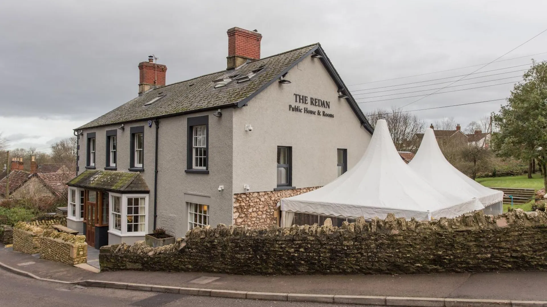 Staying Near Mendip Golf Club: 4 Binegar Hotels Compared