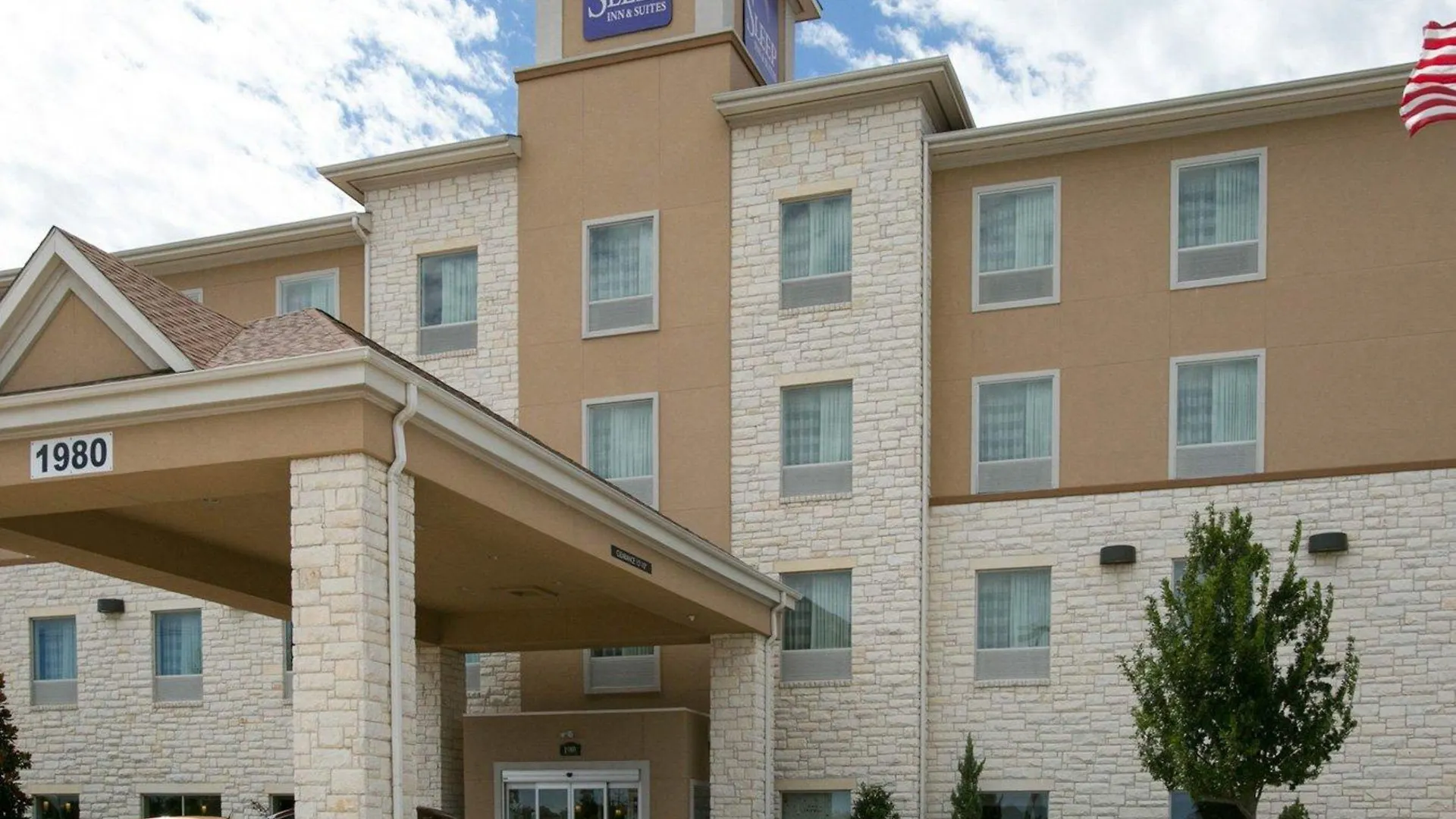 Staying In Greater Austin: 4 Hotels Compared