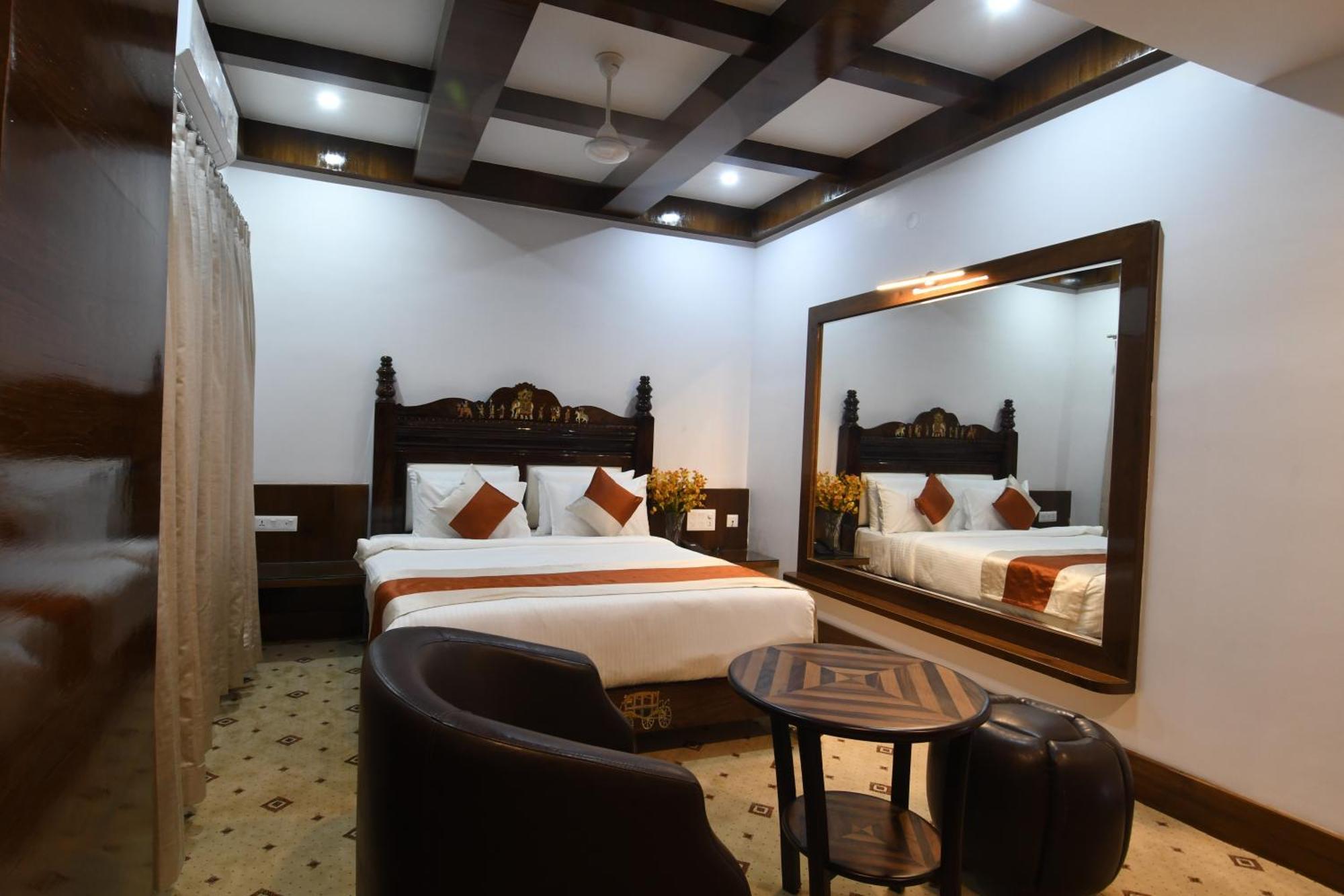 5 Airport Hotels Near Mysore Palace That Deliver