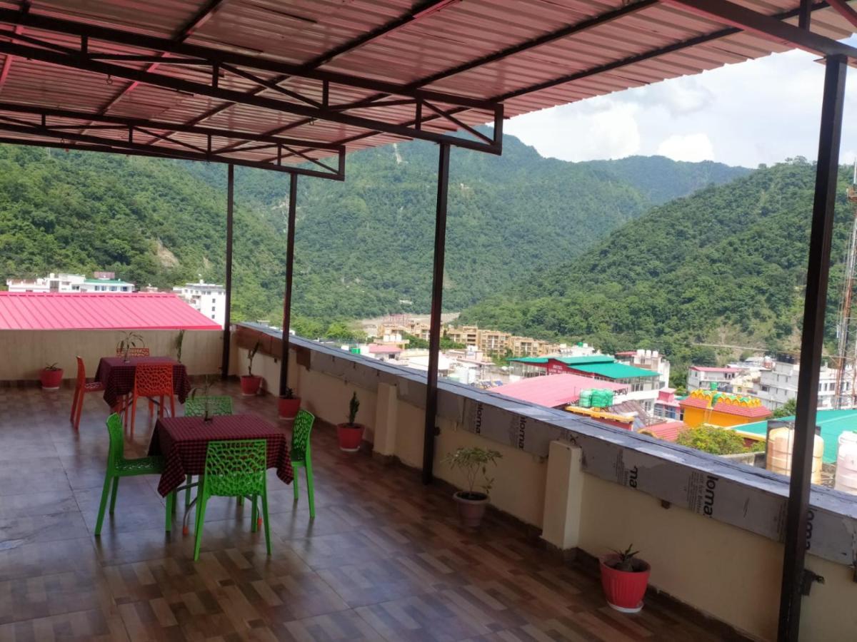 Where to Stay in Rishikesh: 5 Best 3-Star Hotels Near River Rafting