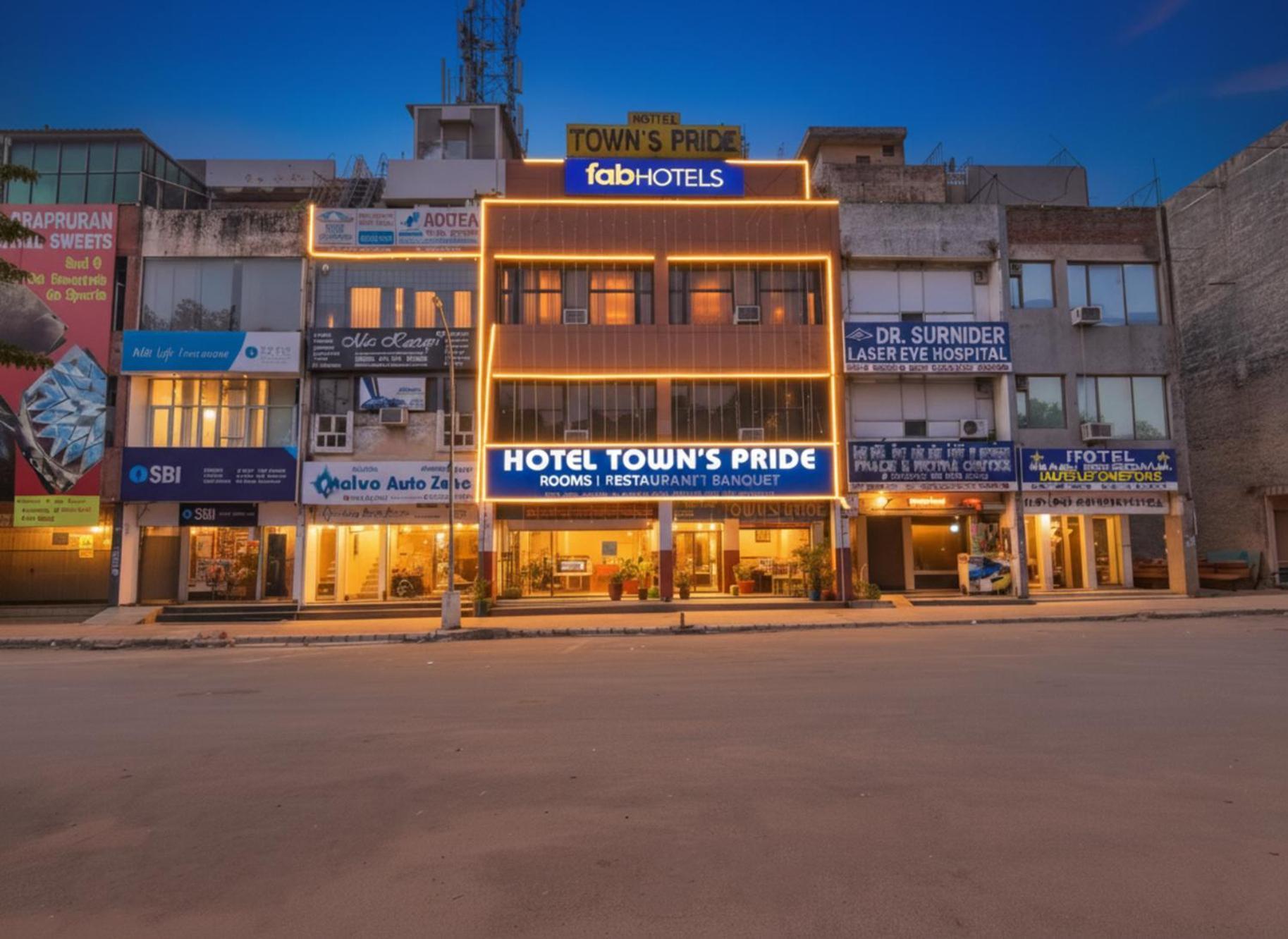 5 Airport Hotels Near Fateh Burj Worth Booking