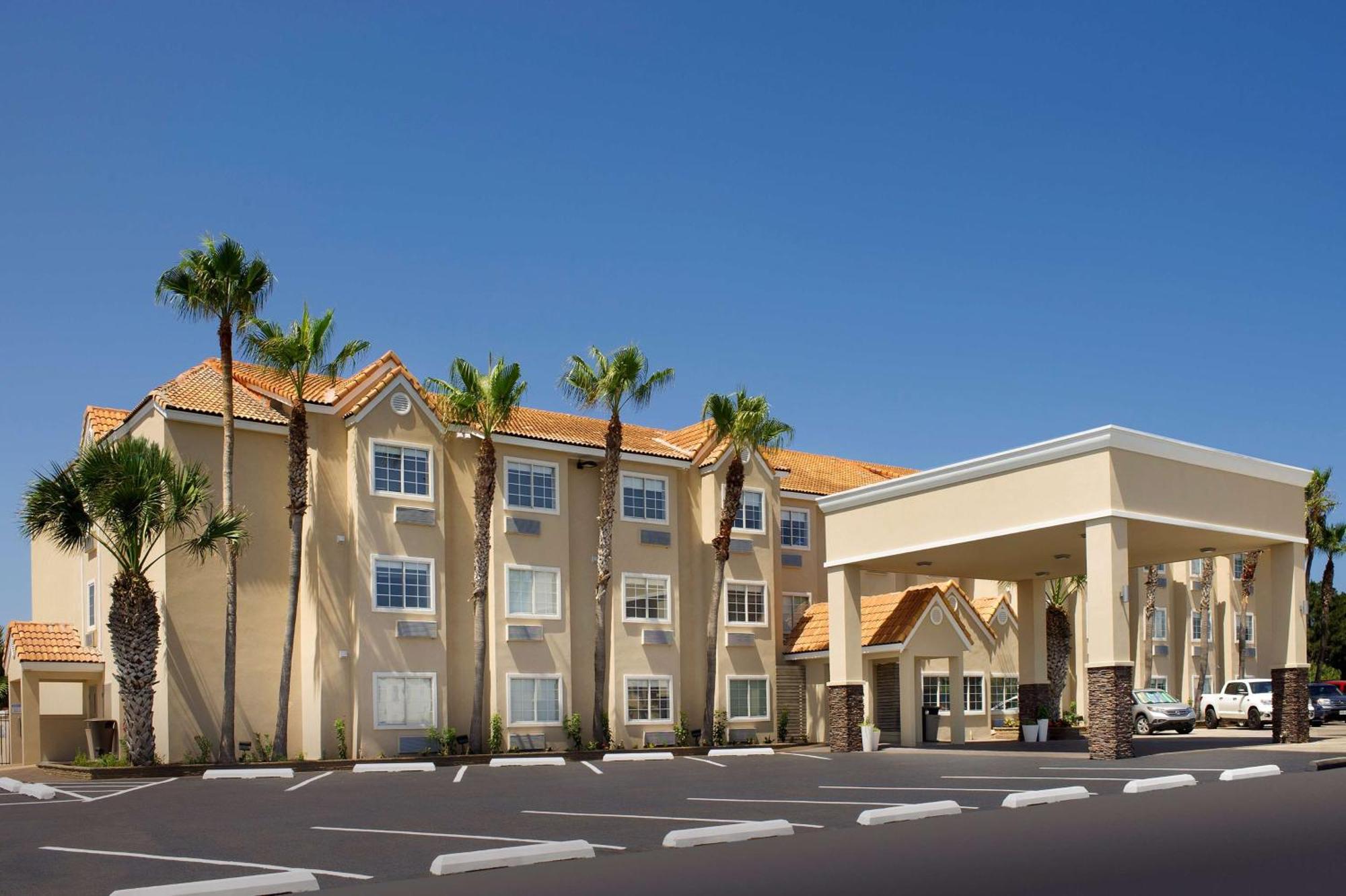 6 Central Hotels Near Sea Turtle Inc Worth Booking Now
