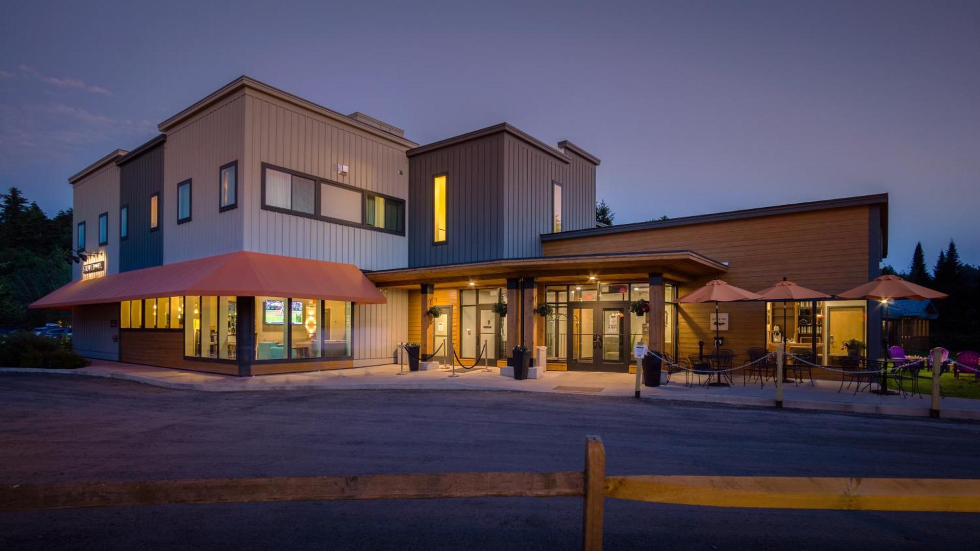 4 Family Hotels Near Smugglers Notch That Deliver