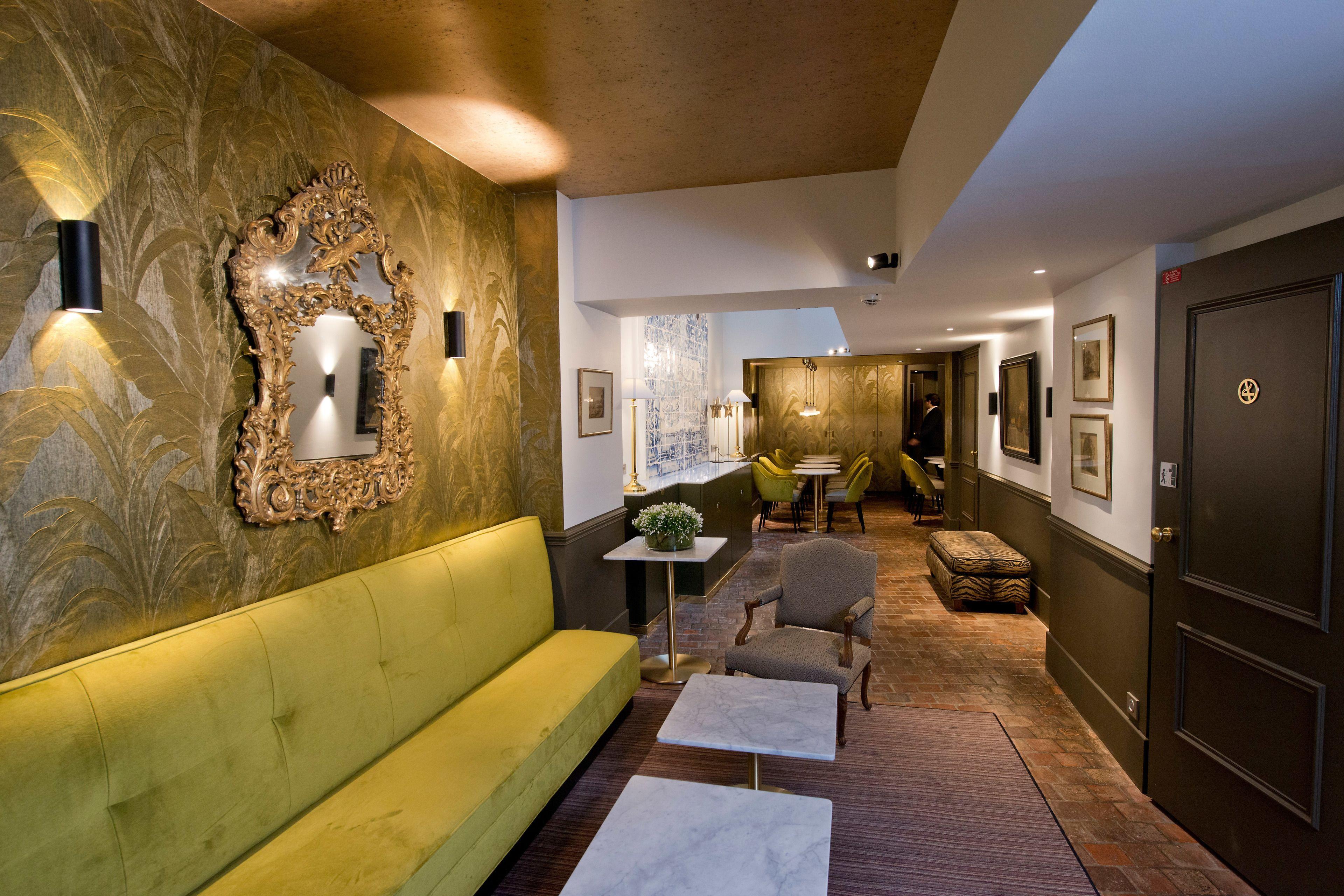 Where to Stay in Latin Quarter: 5 Resort Hotels Reviewed