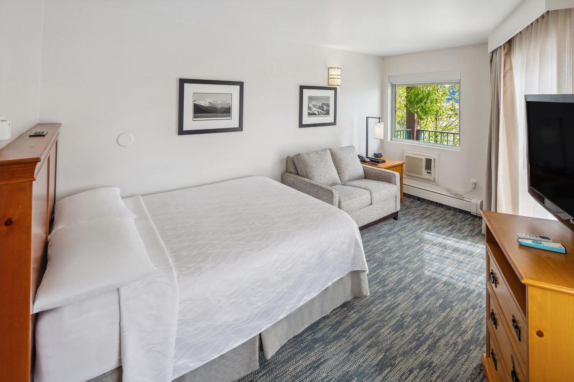 Where to Stay in Alaska: 6 Best 3-Star Hotels
