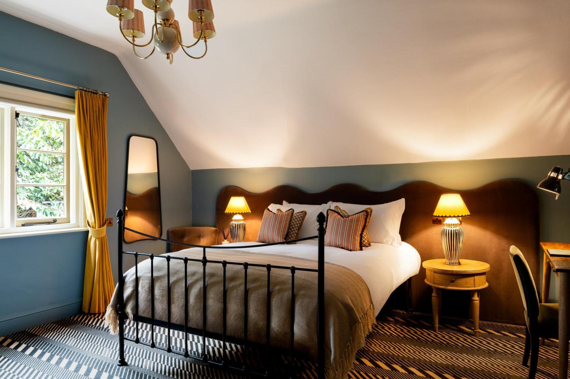 Where to Stay Near Madejski Stadium: 4 Romantic Hotels