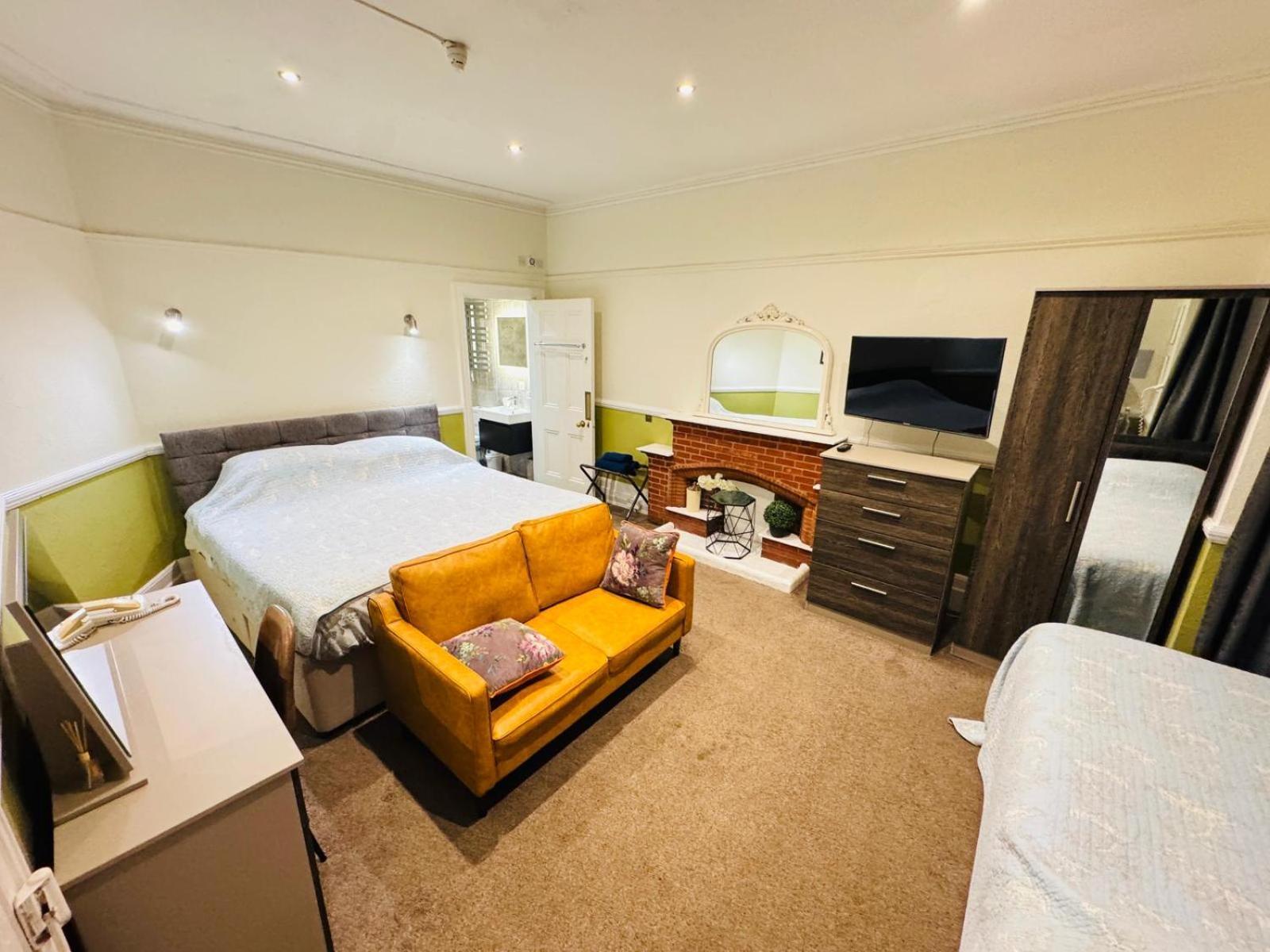 6 Cheap Hotels Near The Red House, London for Smart Savers