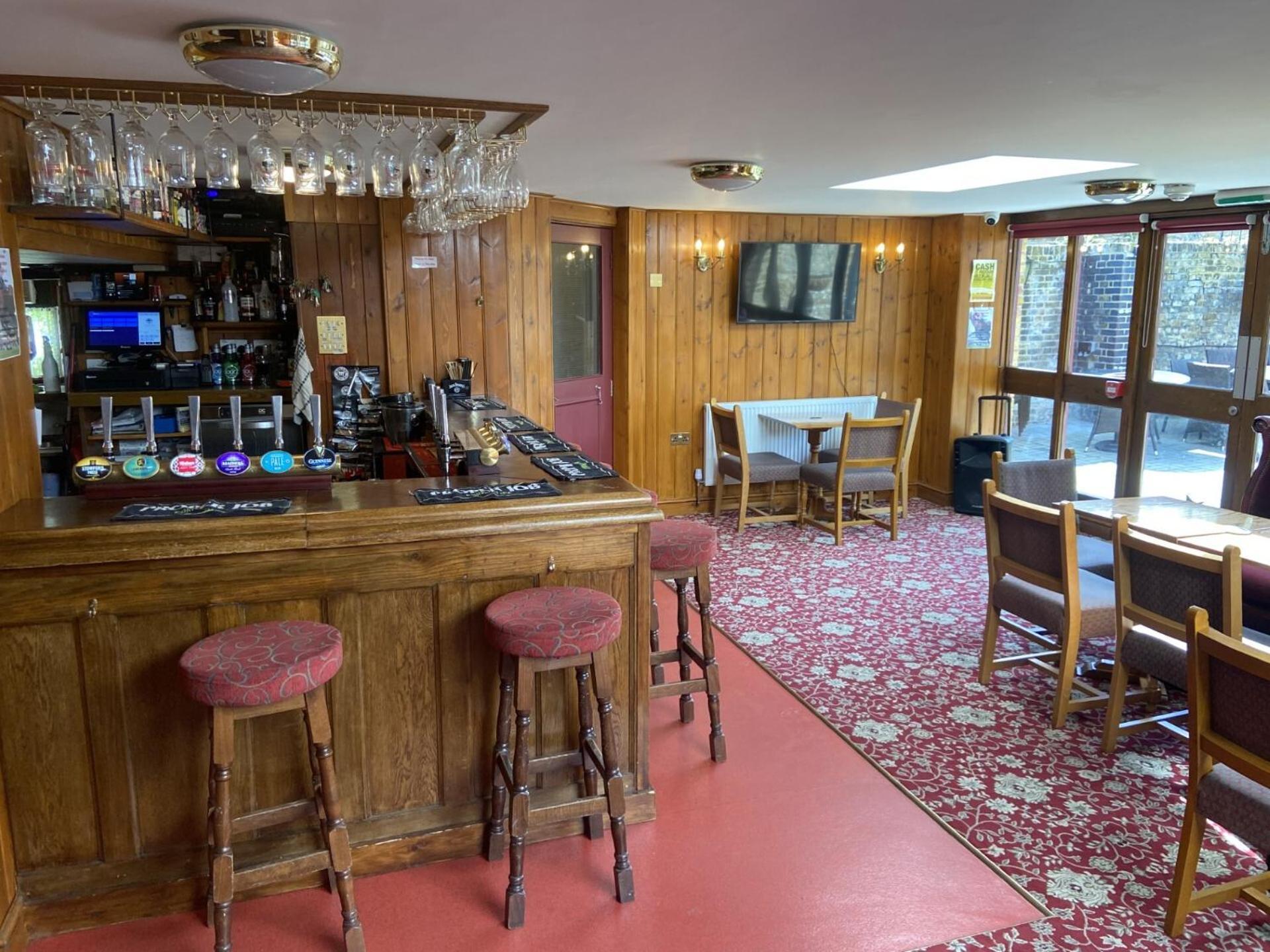 4 Cheap Hotels Close to E Cole, Dartford Worth Booking